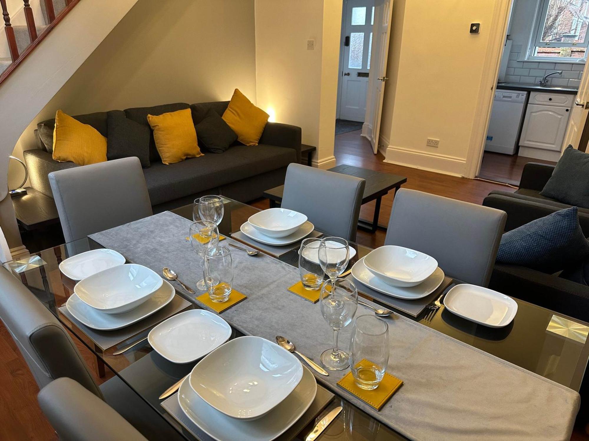 Hyde Brewery House - 2 Bedroom House With Parking Winchester Exterior foto